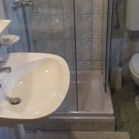 Apartma Eva *